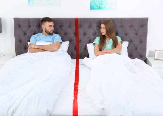 dormir separados = a problemas de pareja